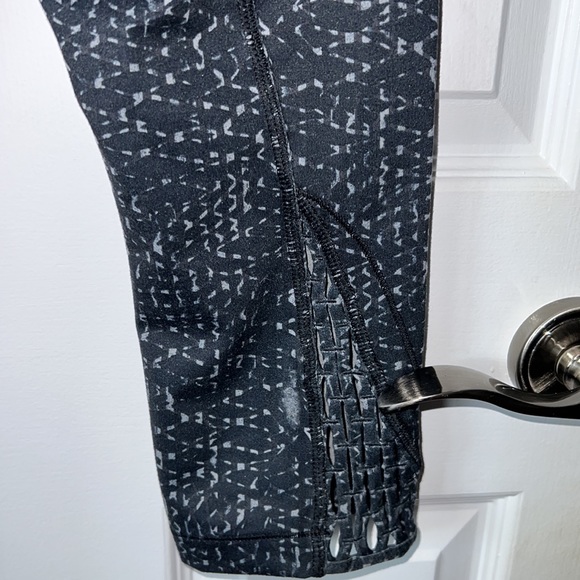 Lululemon Leggings 7/8 - Picture 5 of 7